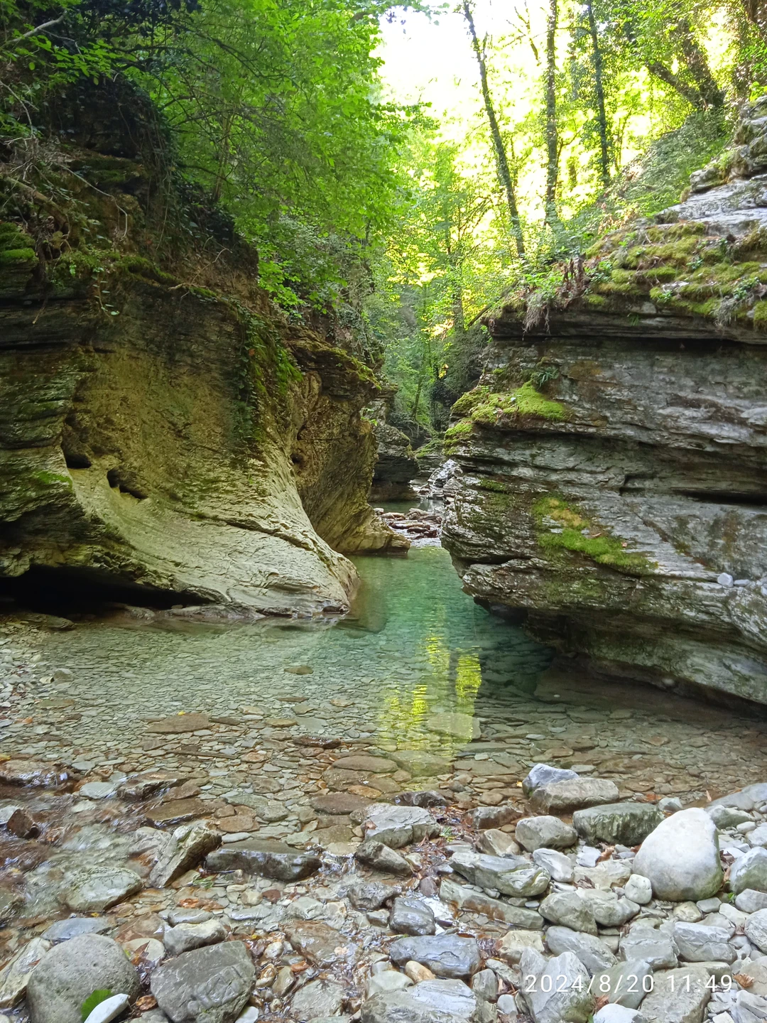 Очень классно. Безумно красивые места. Кристально чистая вода. Искупалась в каждой из купелей