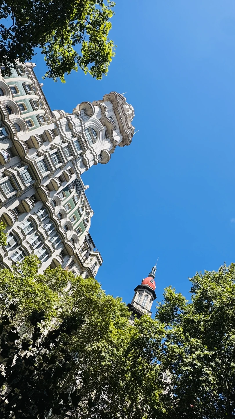 Большое спасибо Эльнаре за чудесную и информативную экскурсию по Буенос Айресу. Мы остались в восторге! Очень