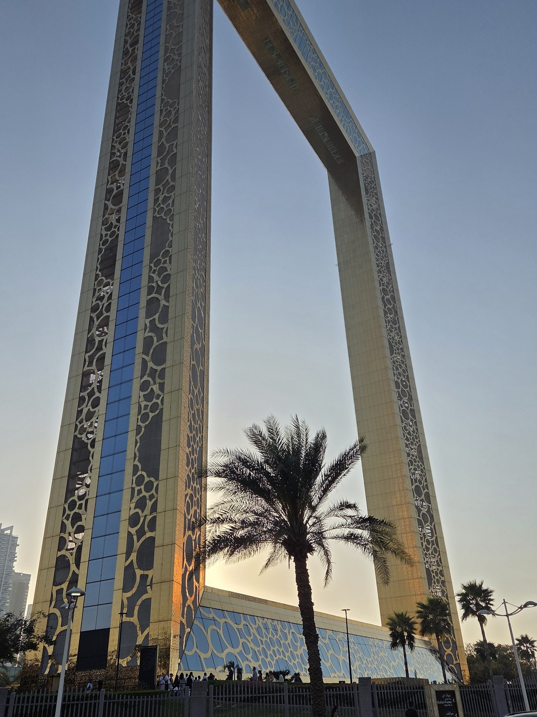 Бронировали через Умара экскурсию. Заранее оговорили маршрут (он отличался от основного). Предусмотрели всю нюансы и в