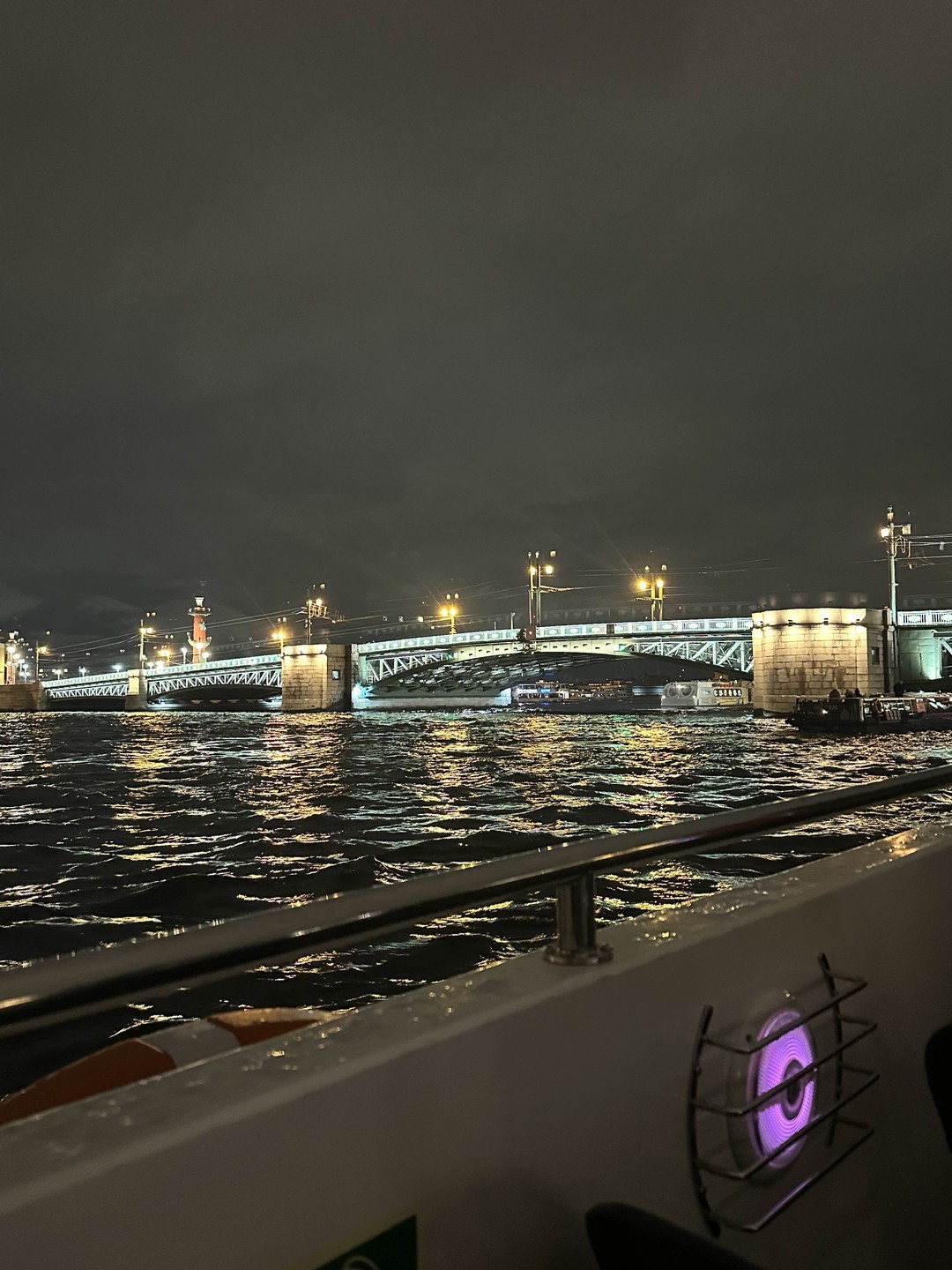 Водная прогулка с аудиогидом на развод мостов (Даша)