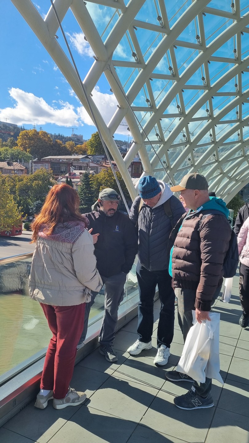 По центру Тбилиси - с гидом, который родился здесь (Ольга)