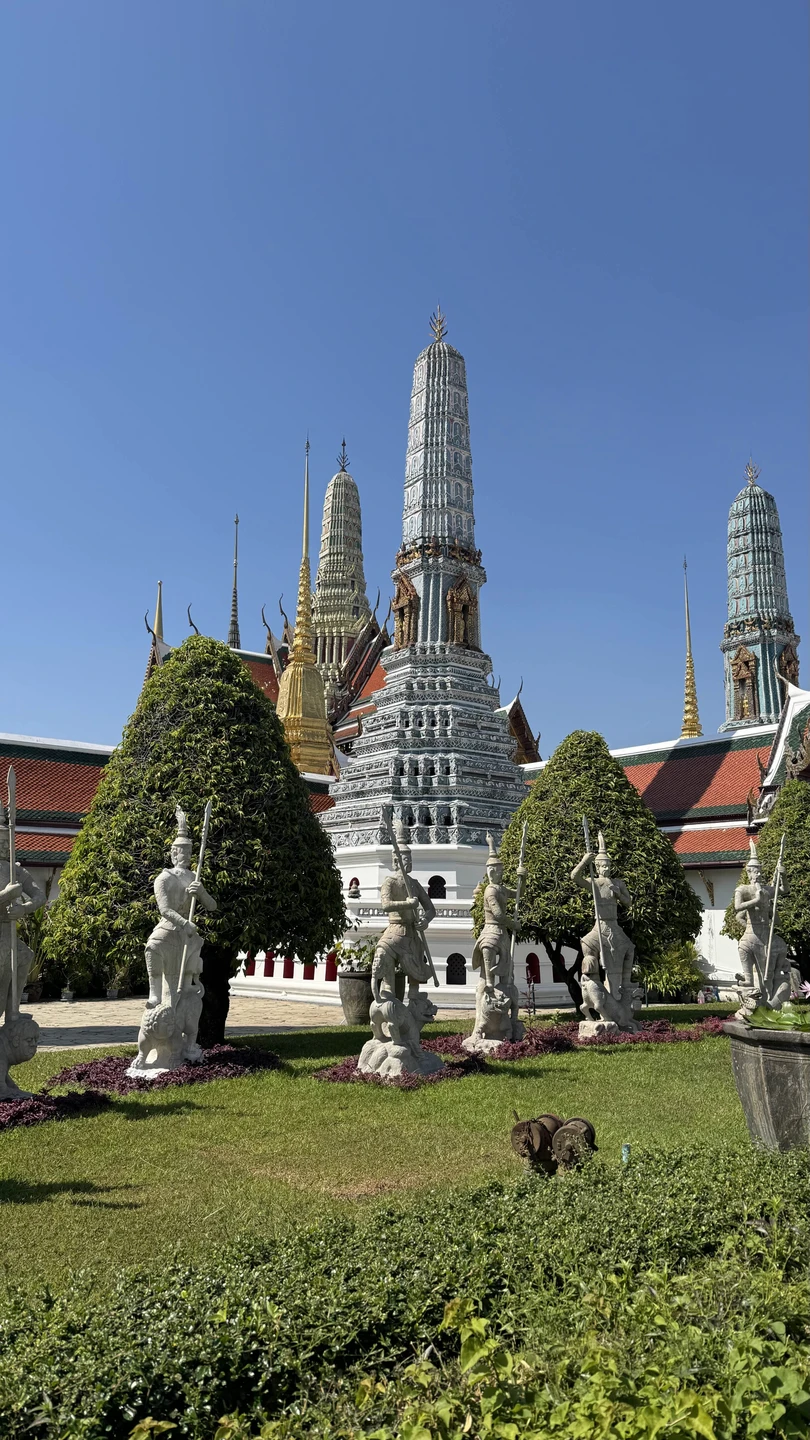 Отличный тур, если есть желание соприкоснуться и окунуться в азиатские страны на короткое время. Перед оформлением