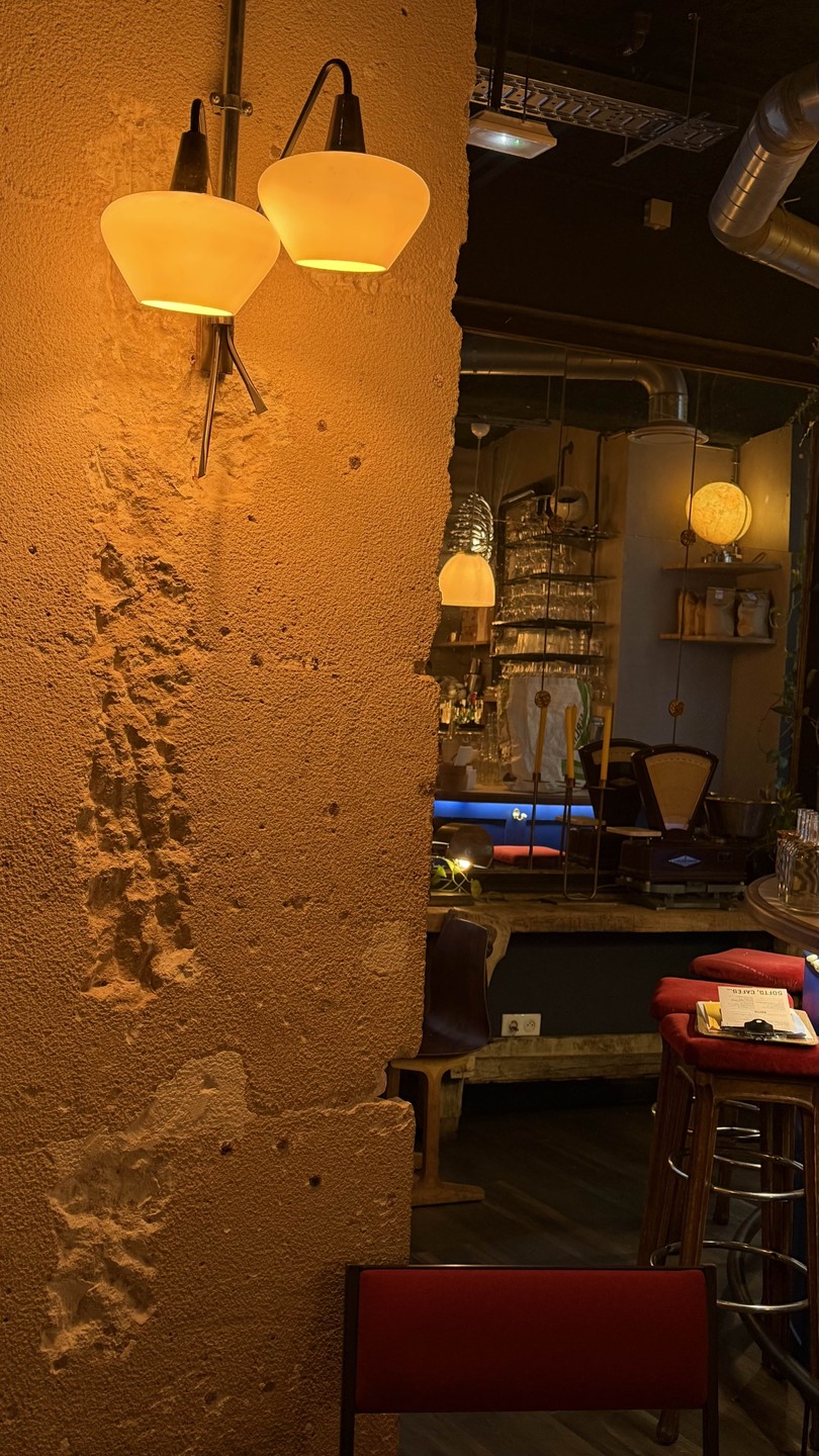 Аня очень приятный человек и профессионал фотографии, мы узнали много и хотим как нибудь повторить;)