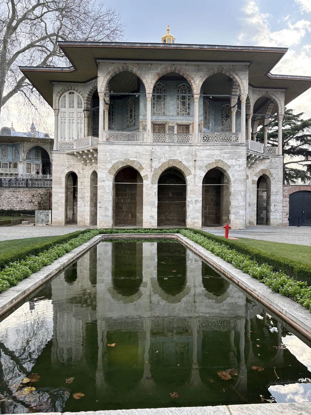 Очень понравилась экскурсия с Джесимом. Располагает к себе, хорошо говорит по русски и рассказывает много интересных, познавательных фактов