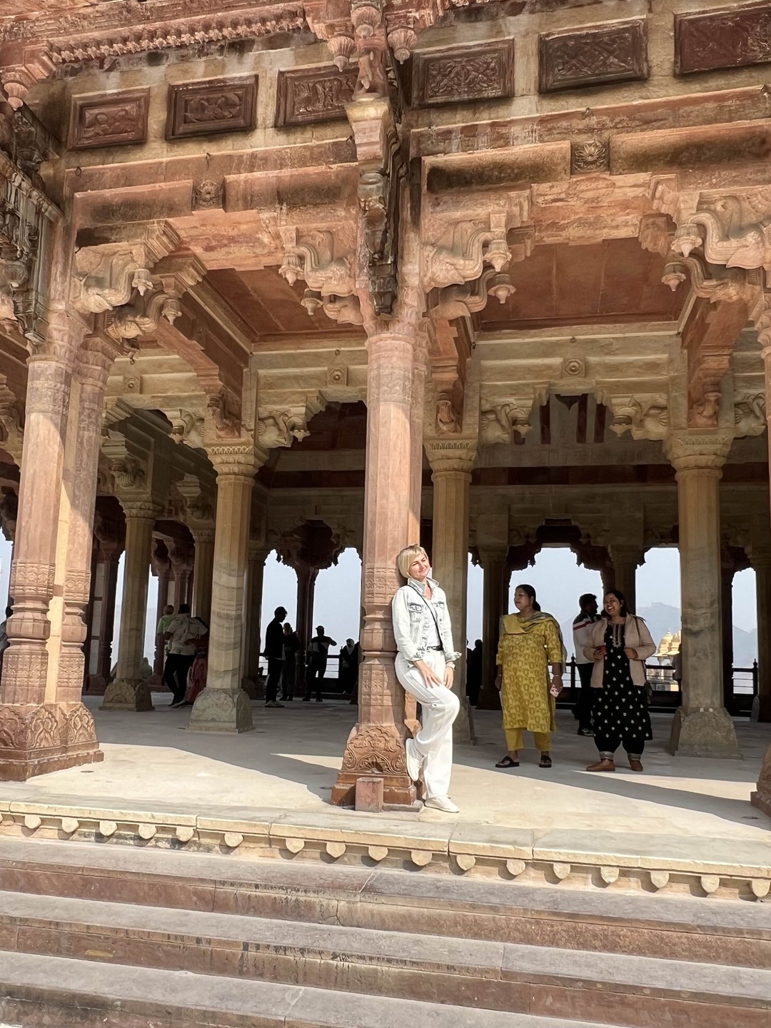 Всё организовано хорошо. Гиды хорошо говорят по русски. Ничего лишнего не предлагают. Рекомендую экскурсию и организатора. Как