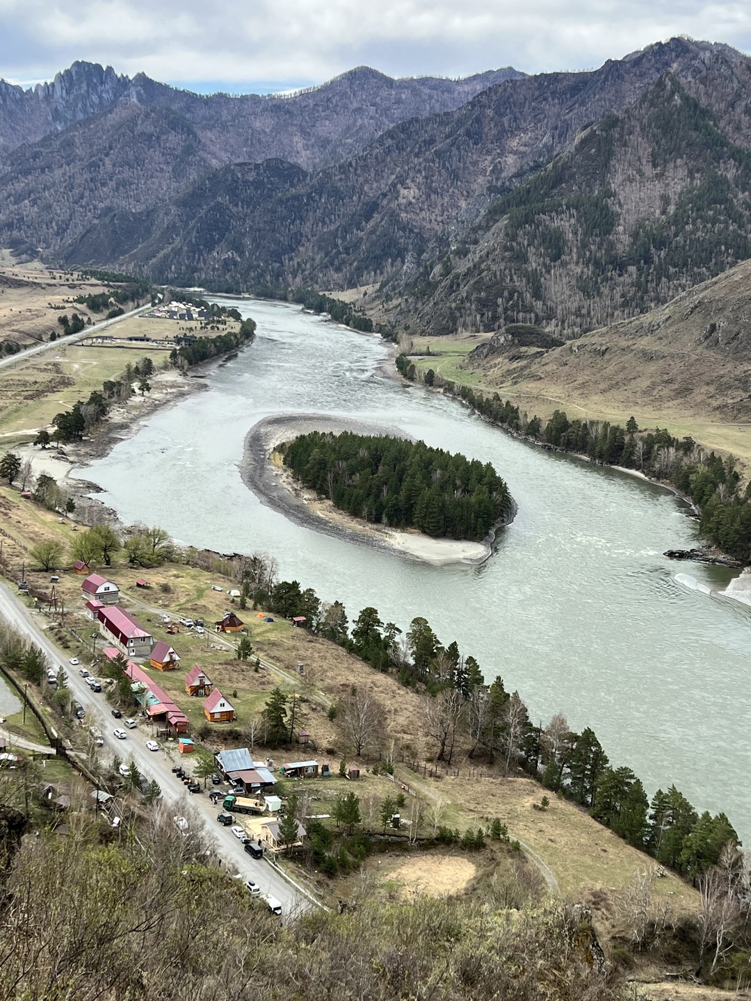 Алтай прекрасен, как всегда, в любую погоду. Только нужно быть готовым к переменам погоды. Гид Аркадий