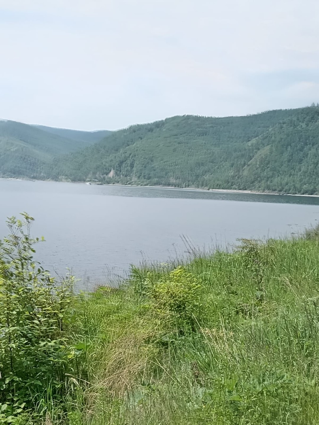 Очень благодарны гиду Евгению за экскурсию Иду по шпалам КБЖД. Приехал заранее, встретил доброжелательно. Он очень