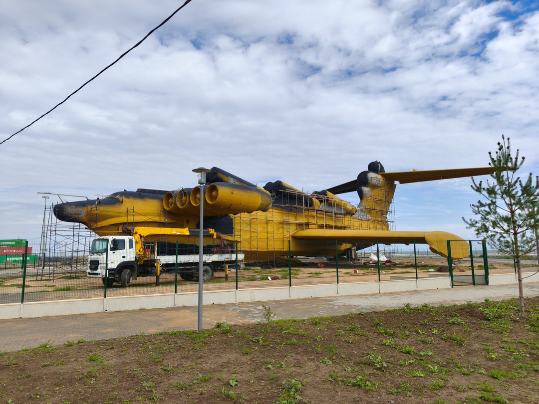 То, что "Лунь" Закрыт строительными лесами и обнесён забором, мы узнали только приехав на место. В