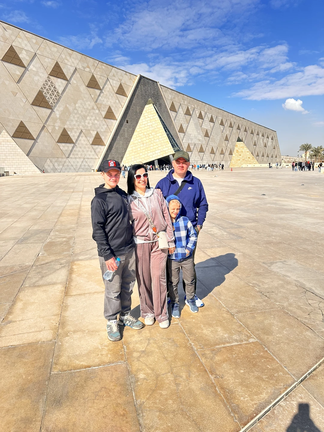 Экскурсия очень понравилась, индивидуальный формат это прекрасно! Забронировали из Москвы и оплатили первую часть тура по карте мир)