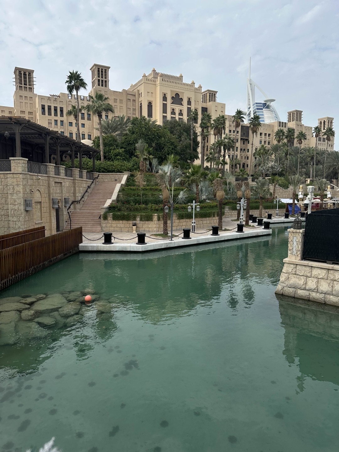 Очень понравилась экскурсия, гид интересно рассказывает, показывает хорошие точки для фото, все понравилось ☺️