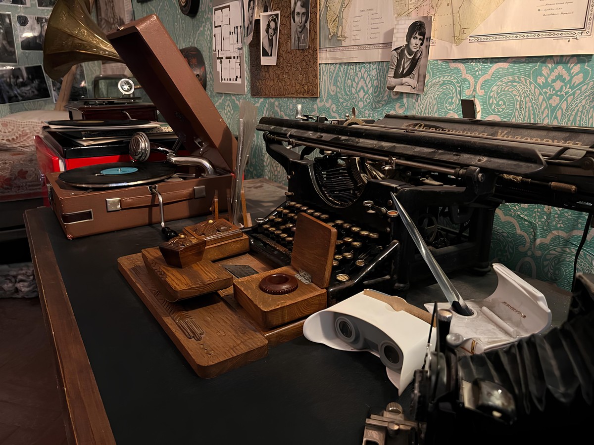 Крыша, дворы, парадные и коммуналка (9/19)