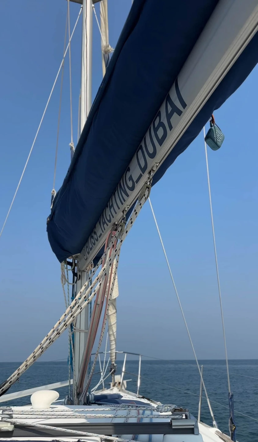 Групповая прогулка на парусной яхте с видами на Дубай (Виктория)