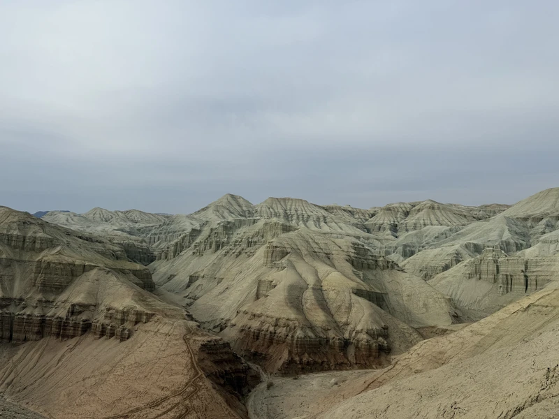 Своей компанией по природным чудесам Казахстана: горы Актау, озеро Каинды и Чарынский каньон