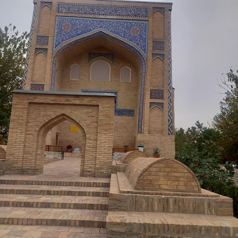 Все прекрасно, удобно и безопасно. Программа была полностью адаптирована под мои запросы, мы успели посмотреть исторический