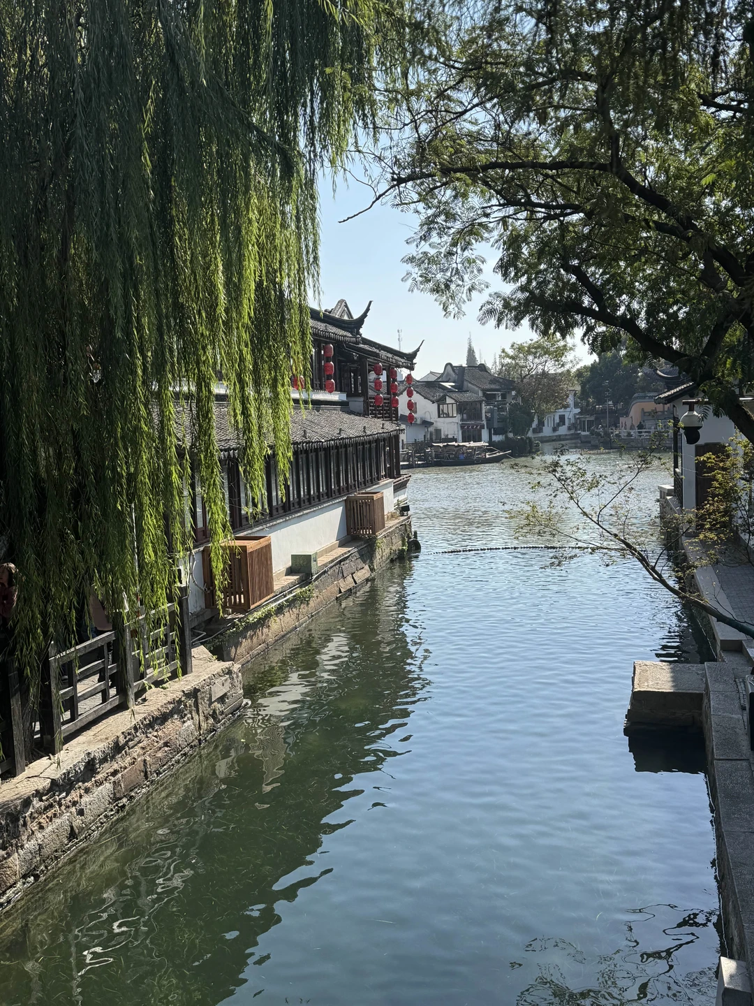 Хочу выразить огромную благодарность нашим гидам. Насте, Лене, Инне. Все отлично говорят по русски. Экскурсии на