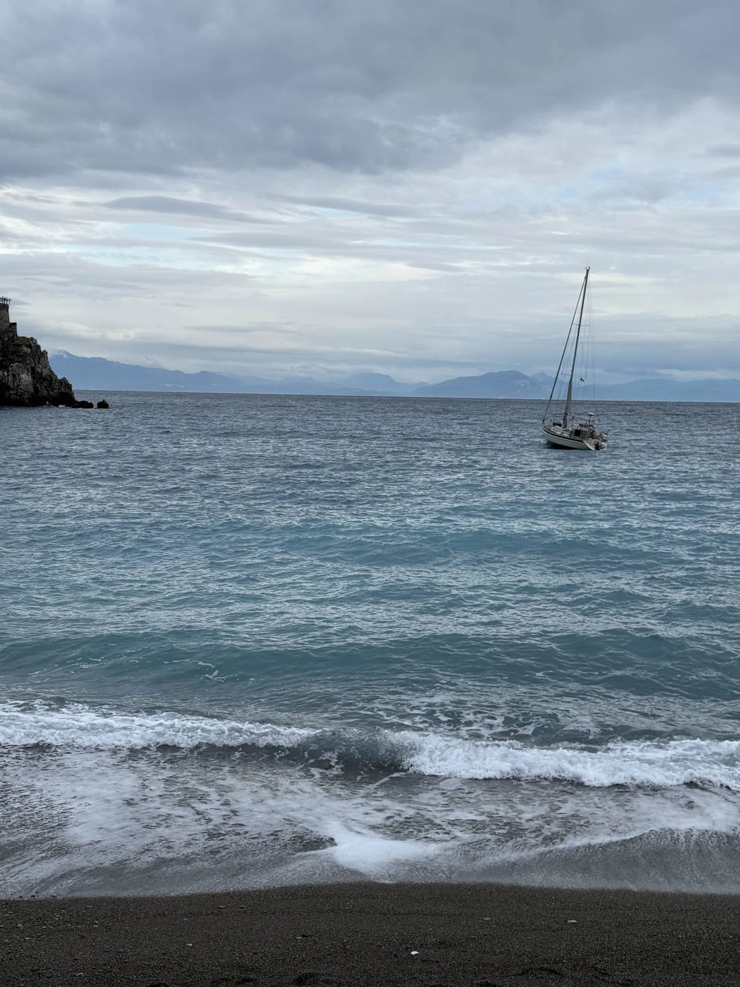 Павел прекрасный экскурсовод с великолепными знаниями истории. Наша поездка оставила неизгладимые, восторженные эмоции. Он показал нам