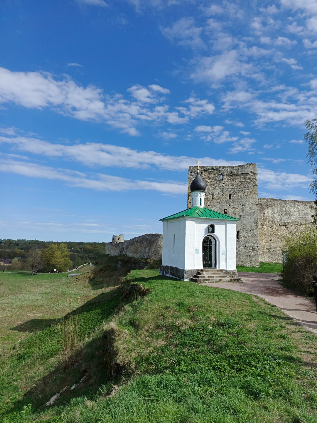 Древняя Русь без тоски: Изборск (Анастасия)