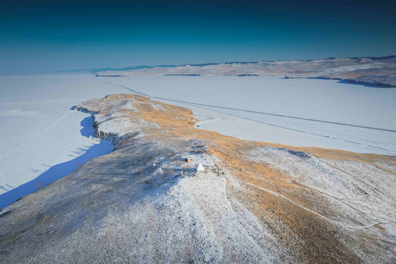 Ольхон, Огой, Тажераны и много льда: автотур на Байкал