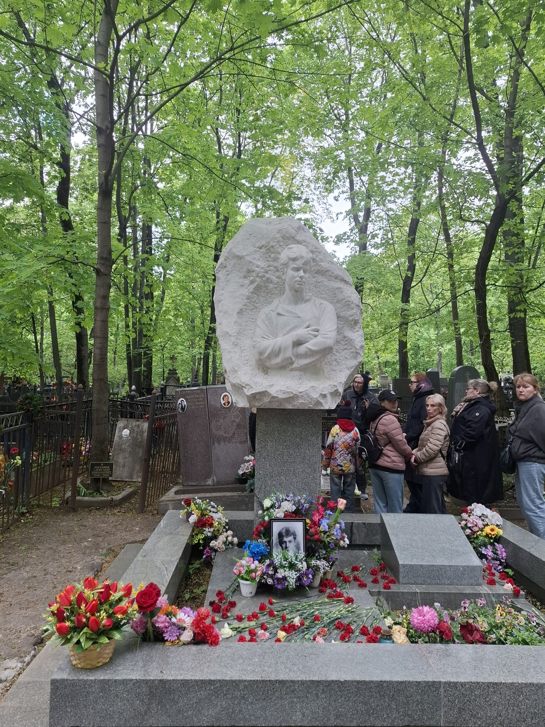 Фото отзыва 3: экскурсия "Кумиры, герои и святые старинного Ваганьковского кладбища в Москве"