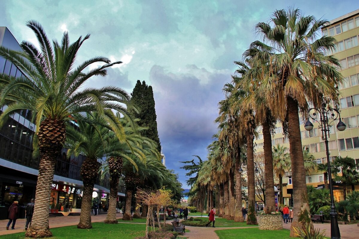 Прогулка по Сочи: от нулевого километра до паблик-арта по Лестнице времени (2/7)