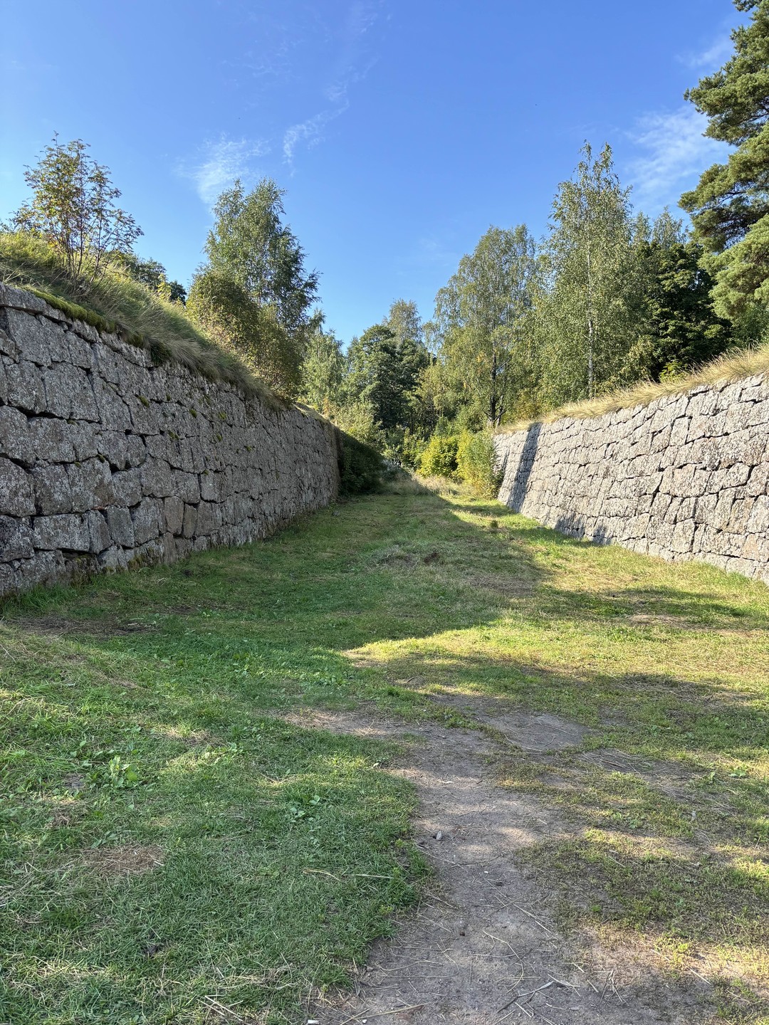 Уникальная экскурсия. Елена подает материал очень увлекательно, запоминается. Экскурсия понравилась всей семье, рекомендую