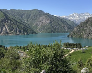 Озеро Сары-Челек и лёгкий треккинг