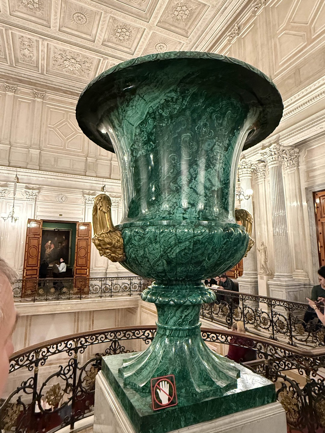 Отличная экскурсия. Много показали, познакомили с интересными моментами и ответили на миллион наших вопросов. Сориентировали как