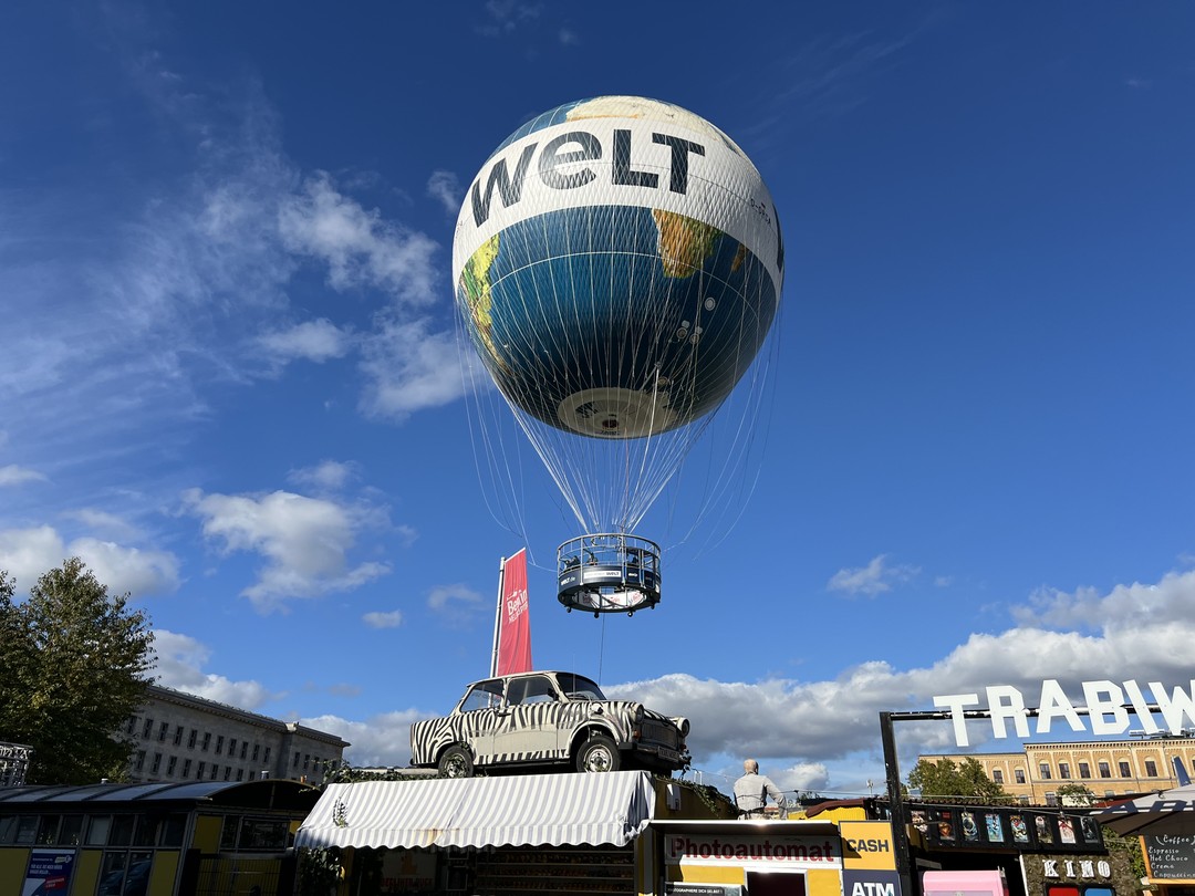 По обе стороны баррикад: пешая прогулка по Берлину (Paul)