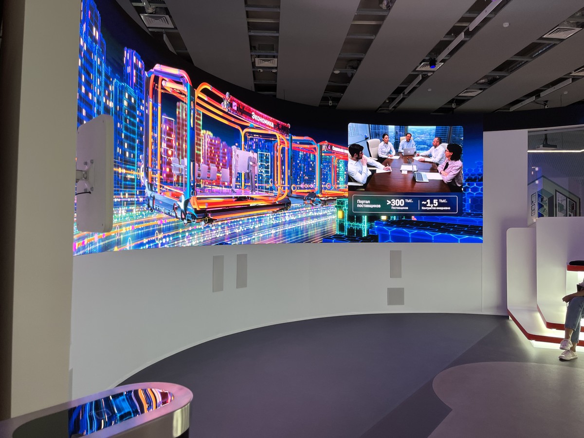 ВДНХ: место притяжения (2/14)