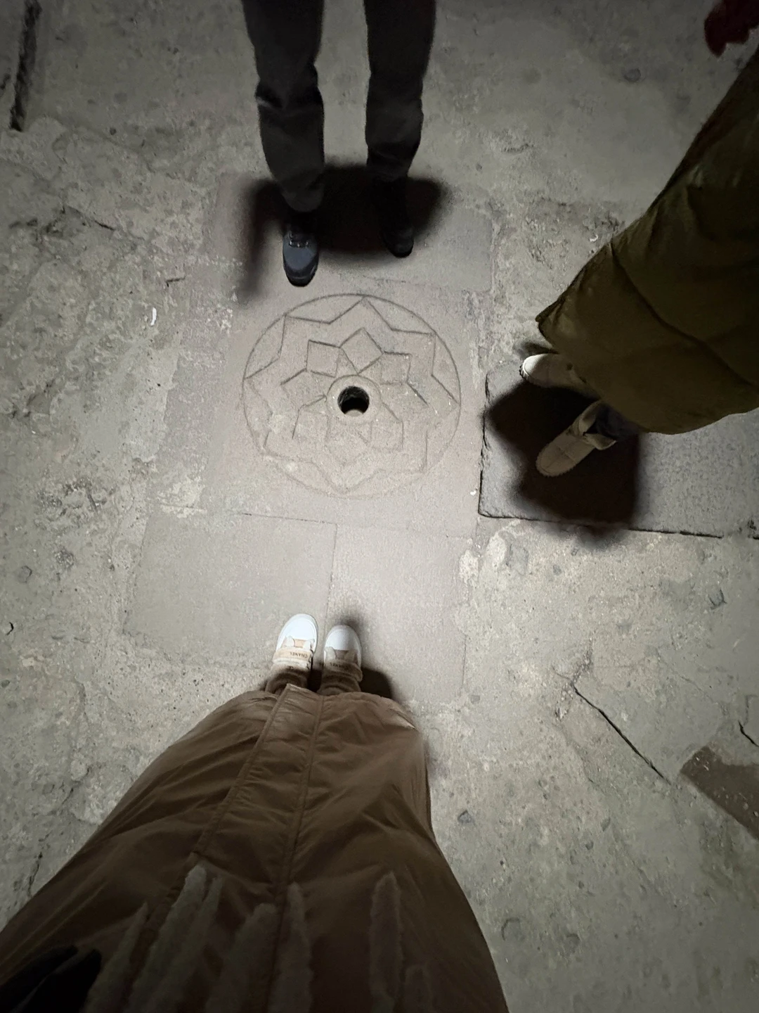 Все прошло отлично от момента заказа и до самого конца экскурсии. Была с мамой, которая хотела узнать древнюю культуру Армении.