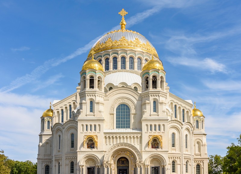 Из Петербурга в Кронштадт - к морским соборам