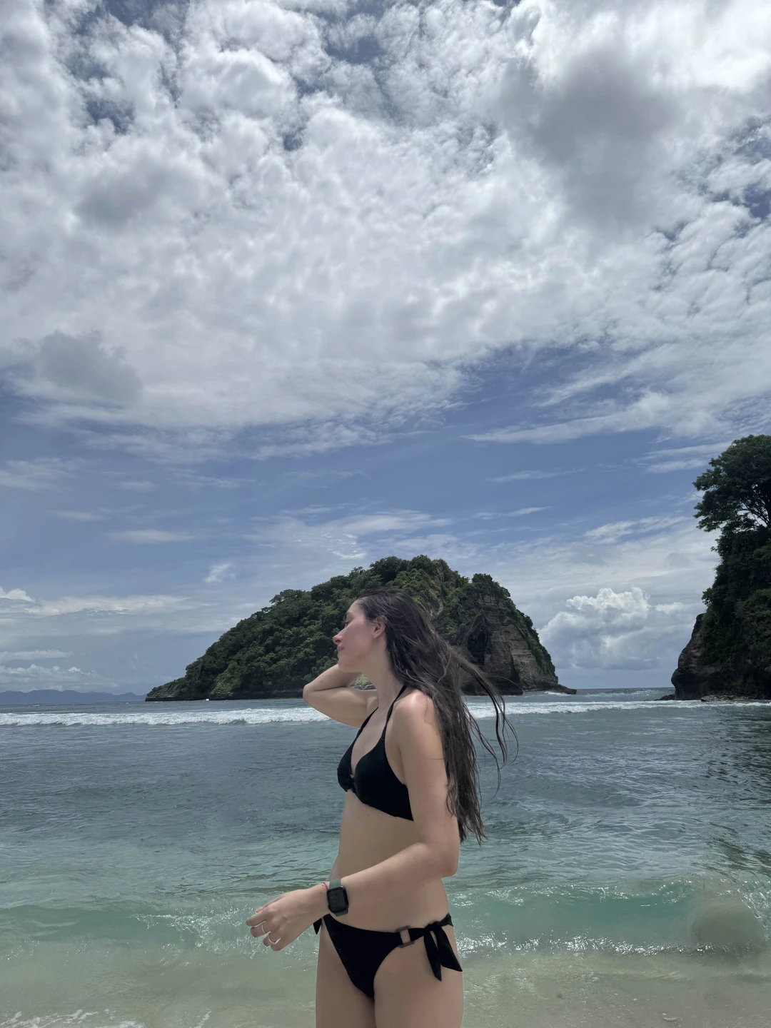 Виды очень красивые. Поболтали с гидом, структурного рассказа не было, но развлекательный диалог был. На машине