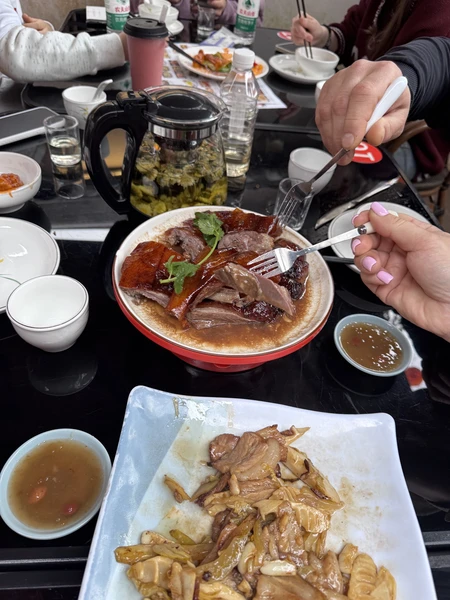 Шикарно провели время на стыковке в Шэньчжэне! Экскурсоводу Зое спасибо! Как ни странно, сам «музей науки