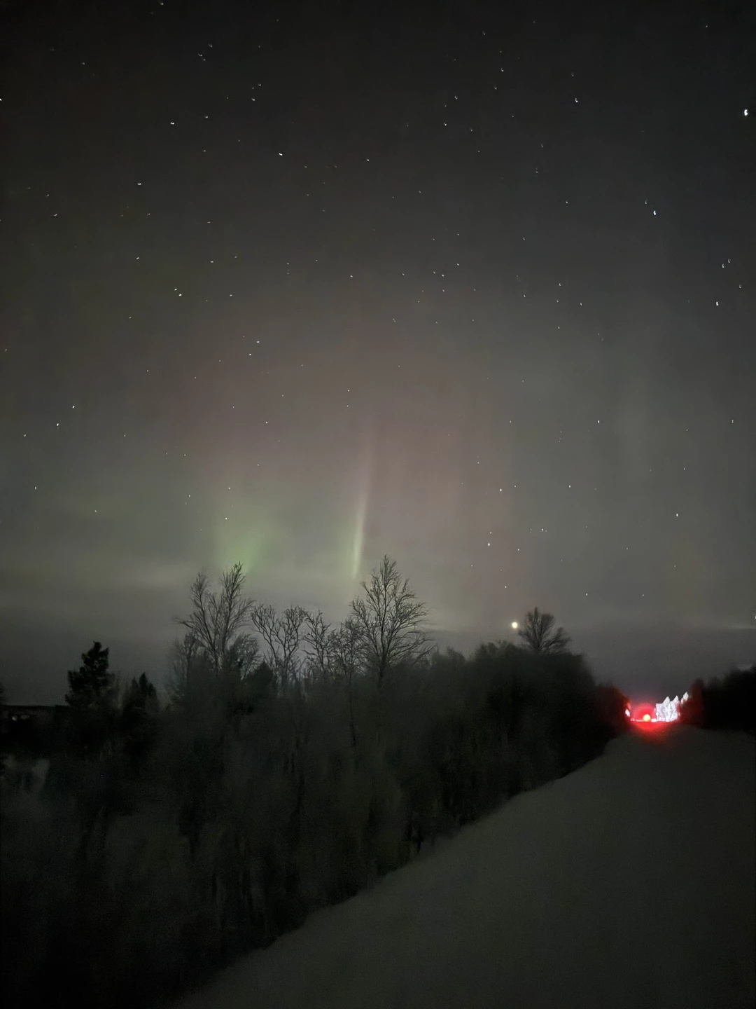 Артем красавчик, успевал отвечать на все вопросы и рассказывать много интересного в процессе поездки