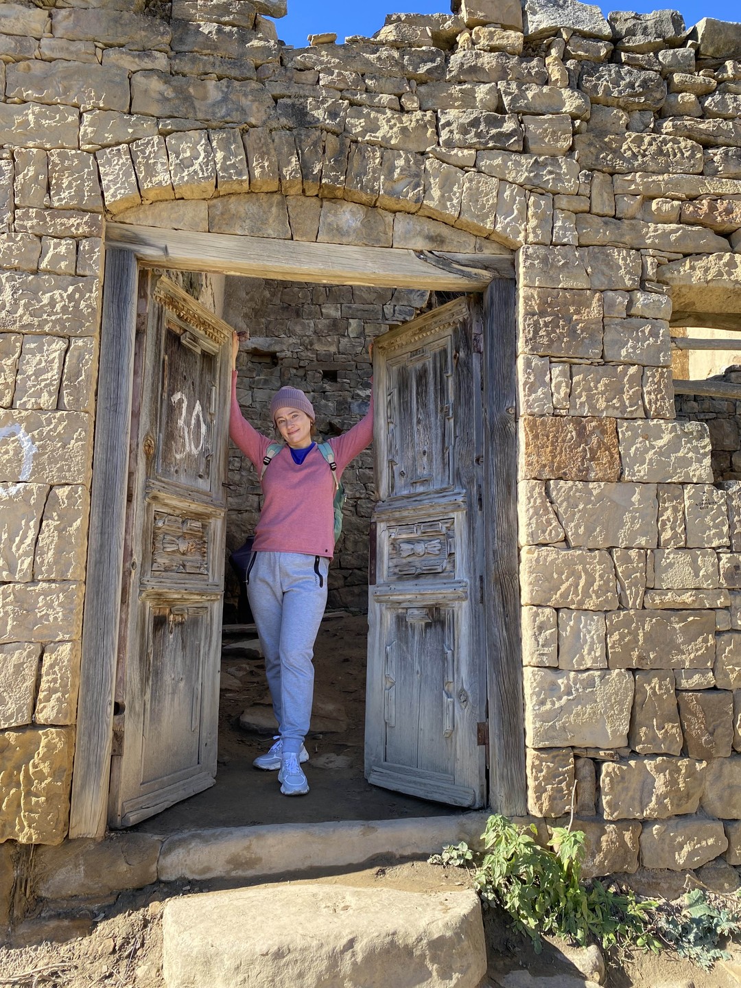 Замечательная экскурсия для любителей природы,горных пейзажей,террас,загадочных пустующих городов. Отличный мини-вэн Хонда,отличный интеллигентный гид Аслан,в стоимость включены