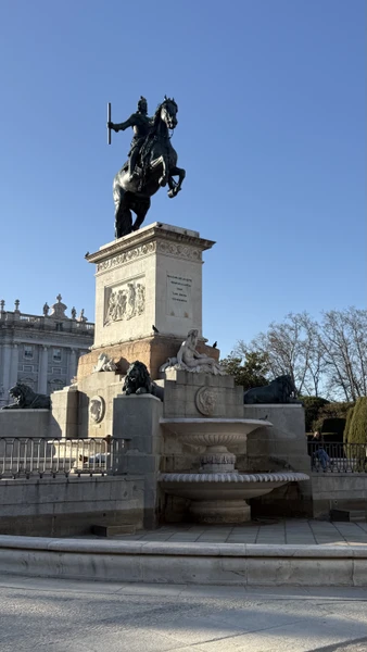 Мы прекрасно провели время, очень интересно и в непринужденном формате. Экскурсия замечательная, захотелось обязательно еще раз
