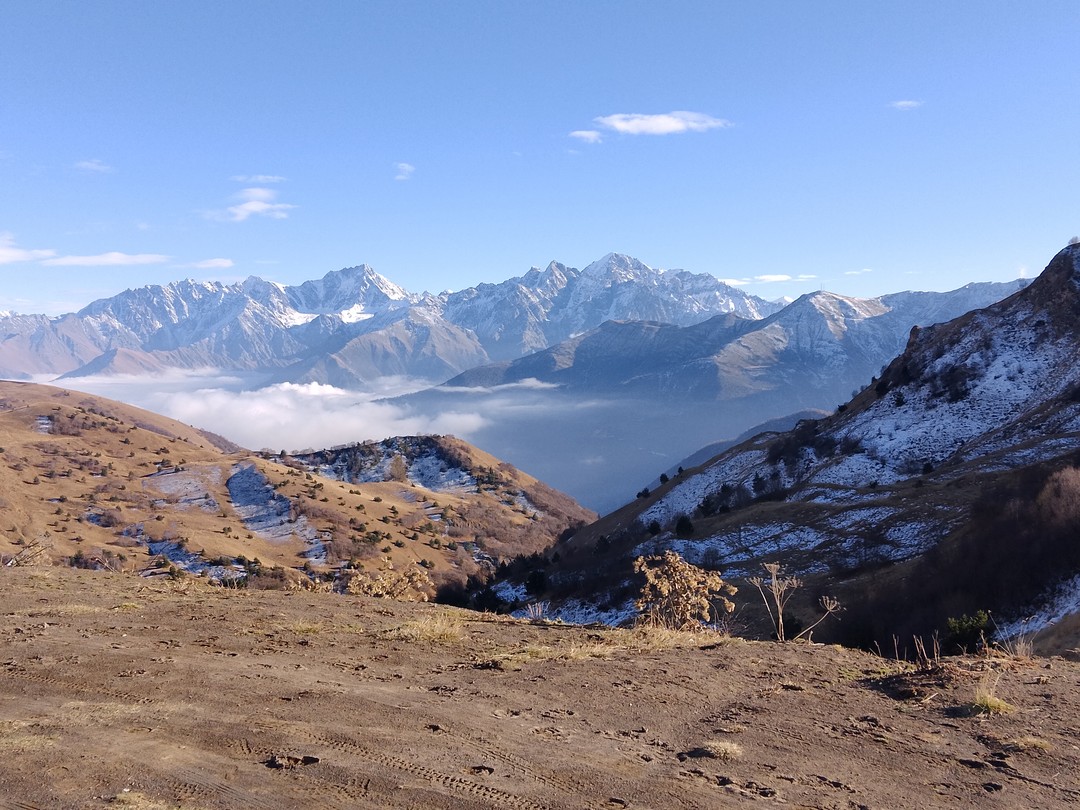 Дигорское ущелье одно из самых красивых мест в Северной Осетии - путешествовать по нему можно бесконечно