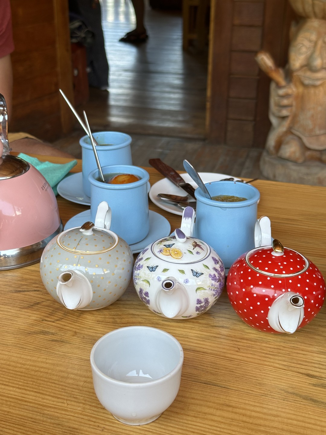 Нам с мужем очень понравилась экскурсия, успели посетить очень много красивых мест, заезжали даже в незапланированные