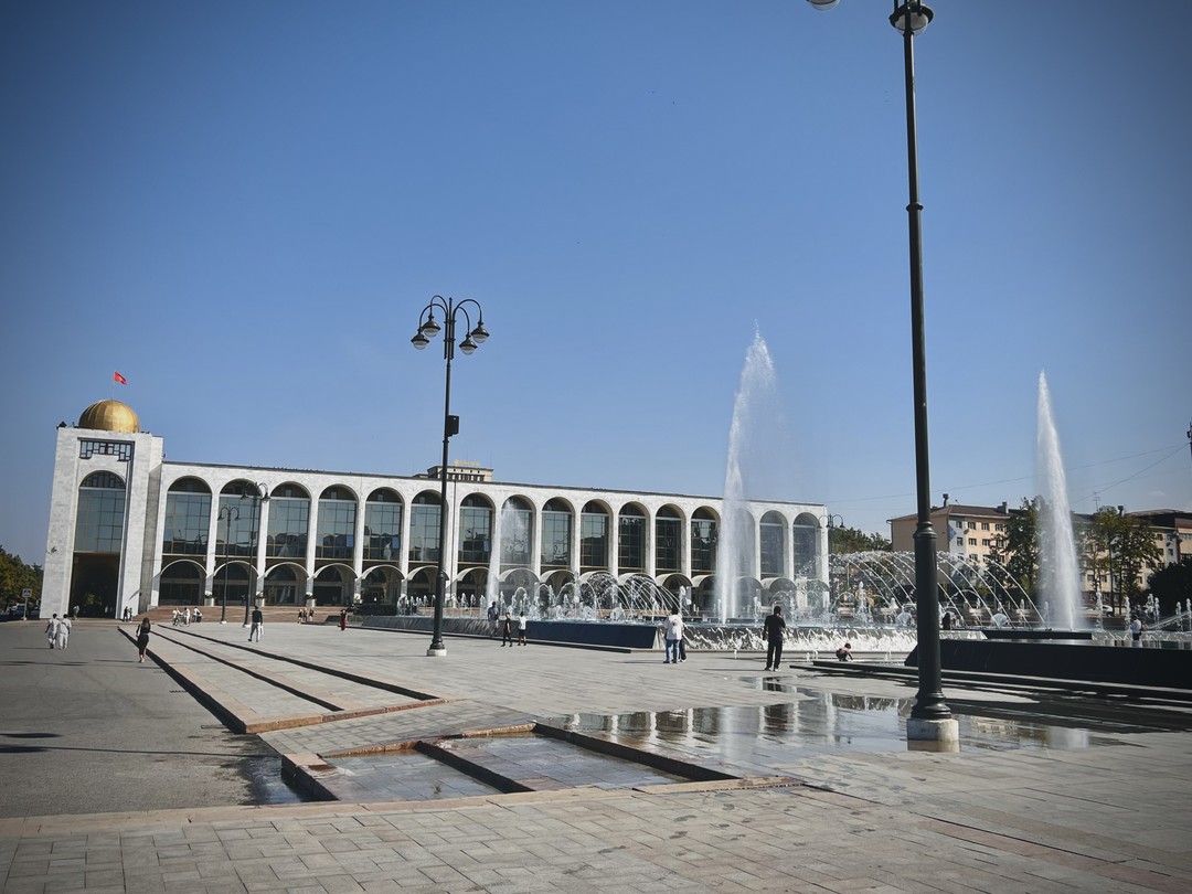 Хотим выразить огромную благодарность гиду Анне, что провела для нас интересную экскурсию, через памятники, арт-объекты и