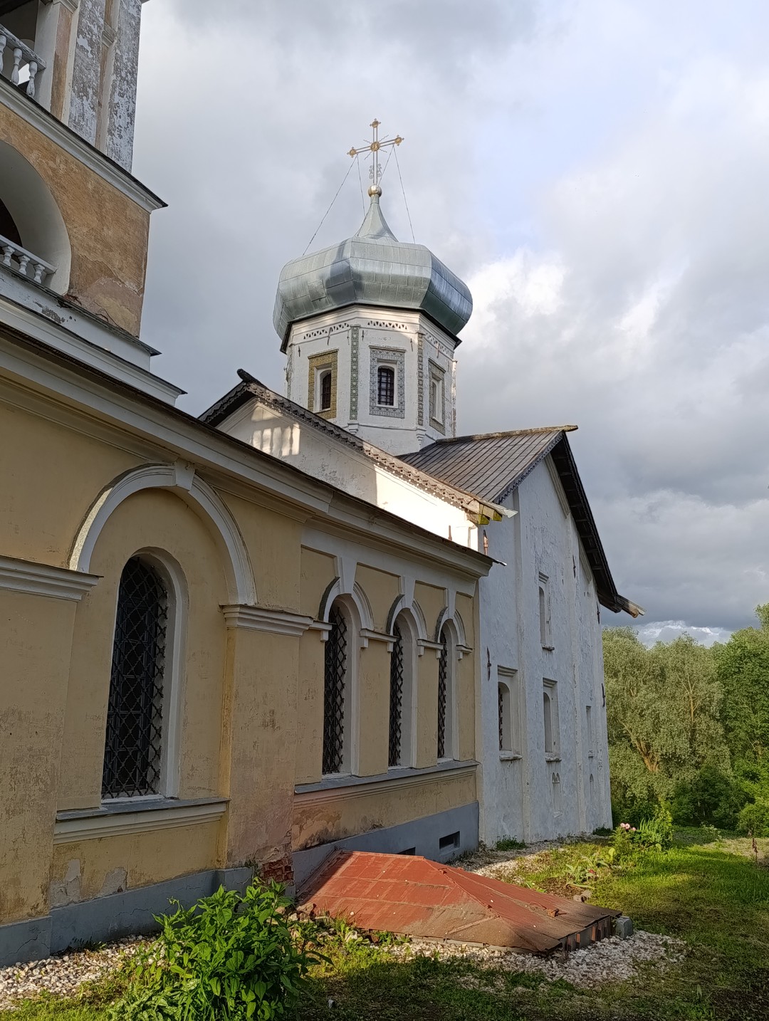 Прекрасная прогулка по великому Новгороду на автомобиле два часа. Объездили город полностью, увидели 37 достопримечательностей,которые охраняются