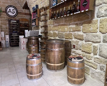 Историческая часть Баку, мастер-класс по рисованию нефтью, культурный центр