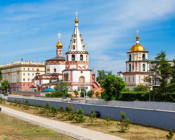 Иркутск: музей деревянного зодчества «Тальцы», камень Черского и прогулка по Байкалу на кораблике