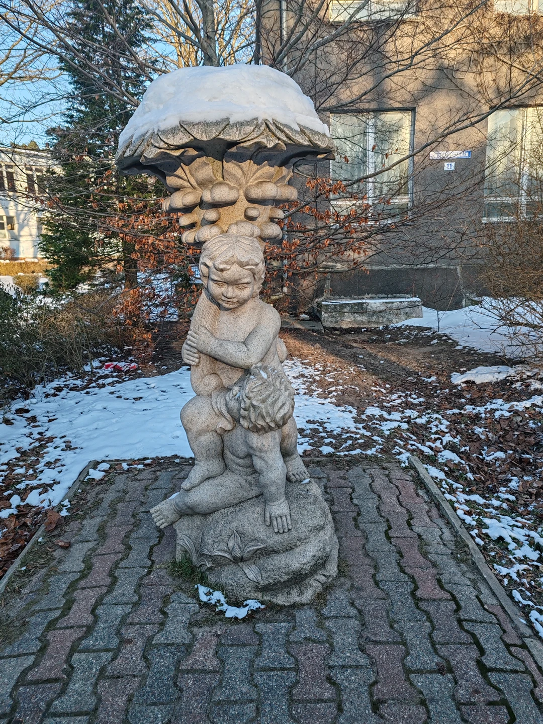 Были на экскурсии больше 8 часов) Антон замечательный рассказчик) экскурсия пролетела незаметно) как то тепло) хотя