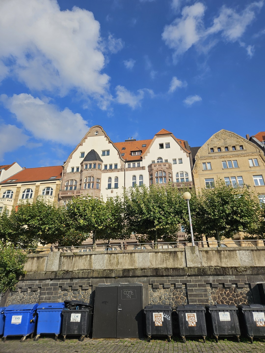 Нам понравилась экскурсия и прогулка по городу 🤗 спасибо нашему гидуТатьяне ❤️ было занимательно, легко и весело!