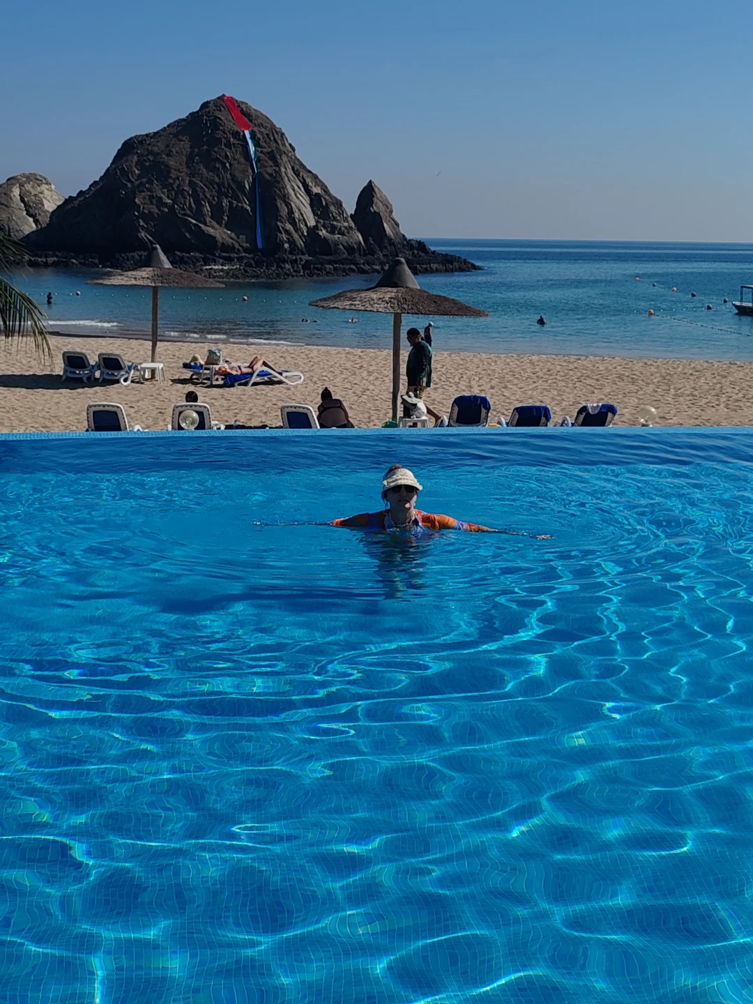 Понравилась поездка. Как и планировалось, это не экскурсия как таковая, а трансфер на прекрасный пляжный отдых