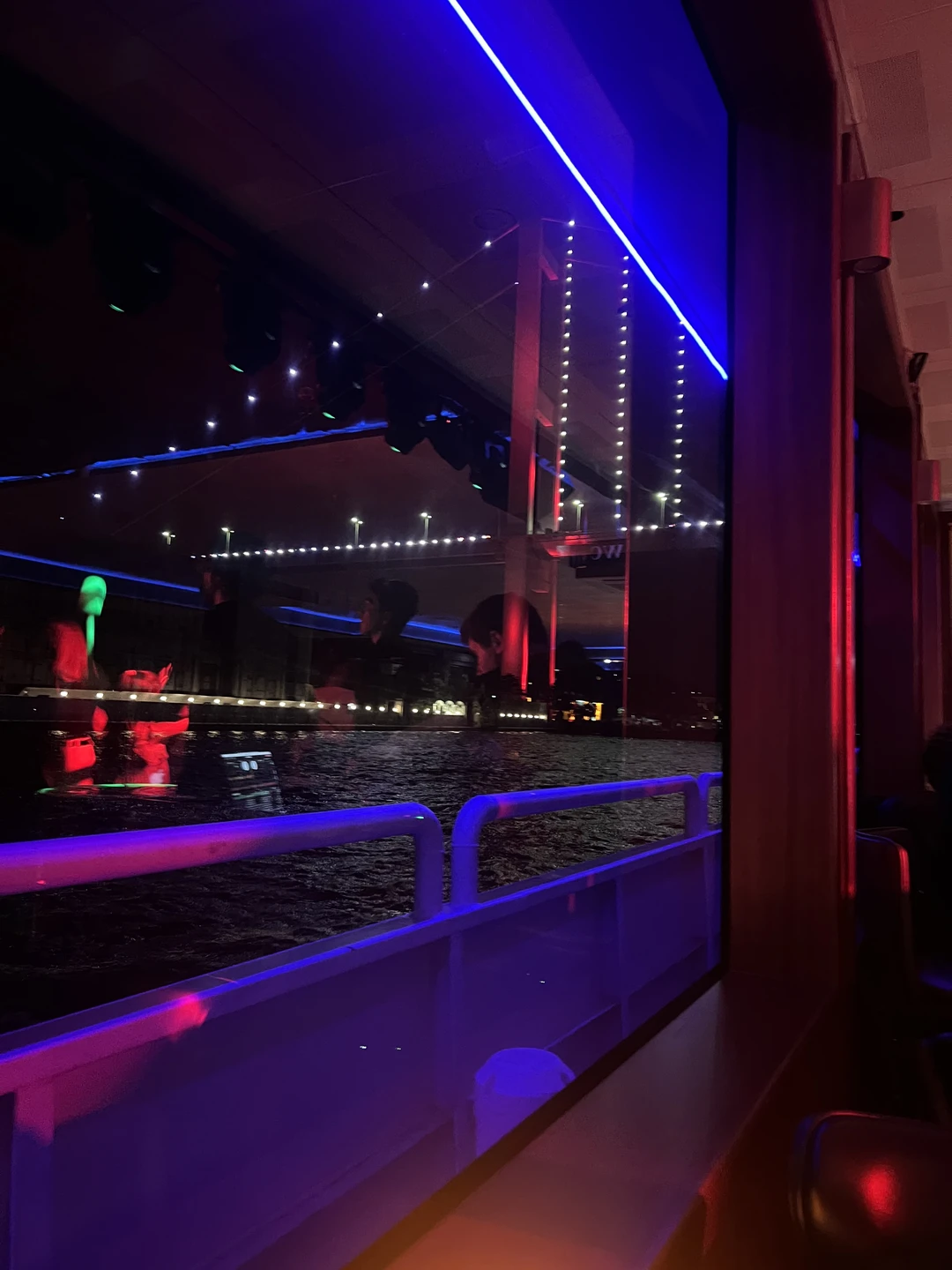 Незабываемый вечер на Босфоре! 🚢 Три часа пролетели как одно мгновение. С палубы открывались потрясающие виды!