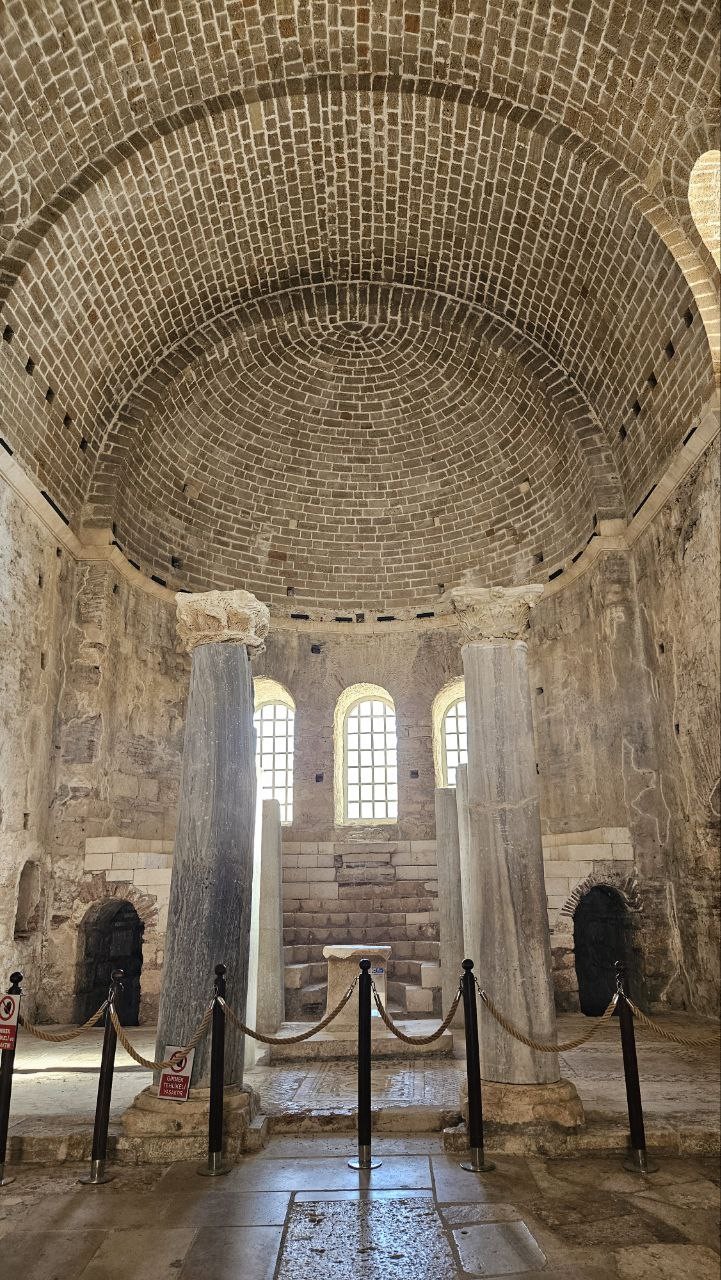 Хочу поделиться своими впечатлениями от потрясающей экскурсии в Демре, которая оставила неизгладимый след в моей душе.