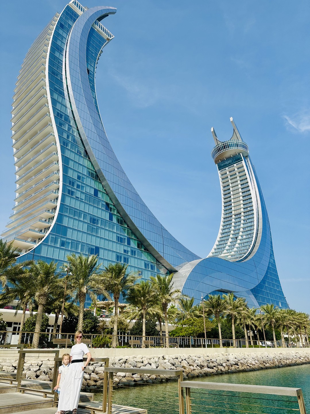 Отдыхали в Катаре в начале декабря 2025 года с детьми. Экскурсия понравилась, комфортный автомобиль, внимательный гид.