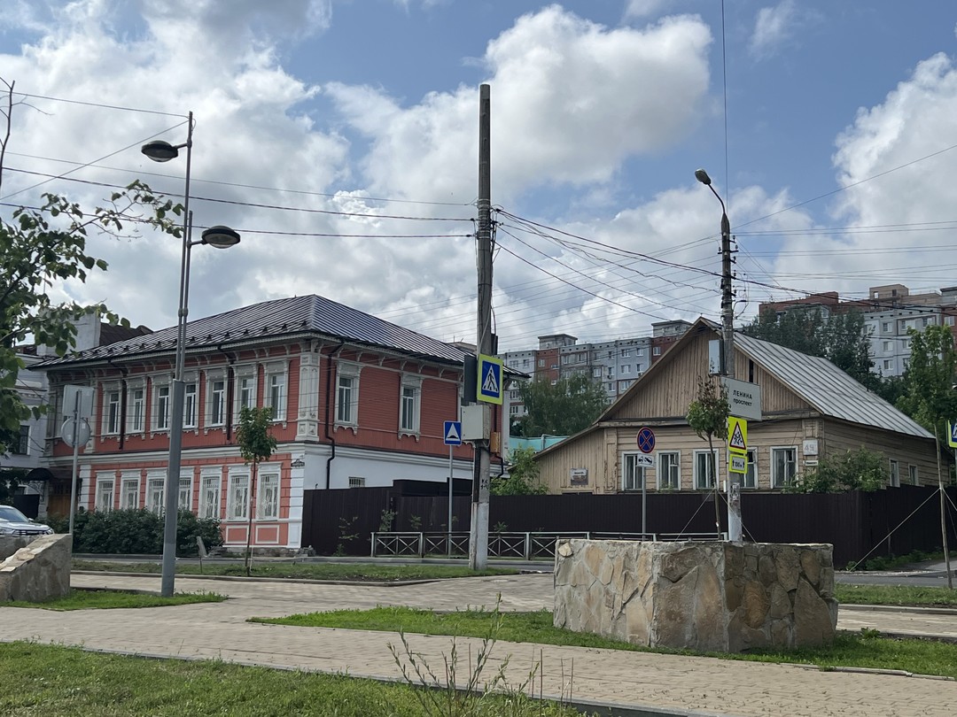 Очень логично составлен квест. Сюжет занимательный. Ответы находятся легко, по дороге попадается много интересного. Пришлось, конечно