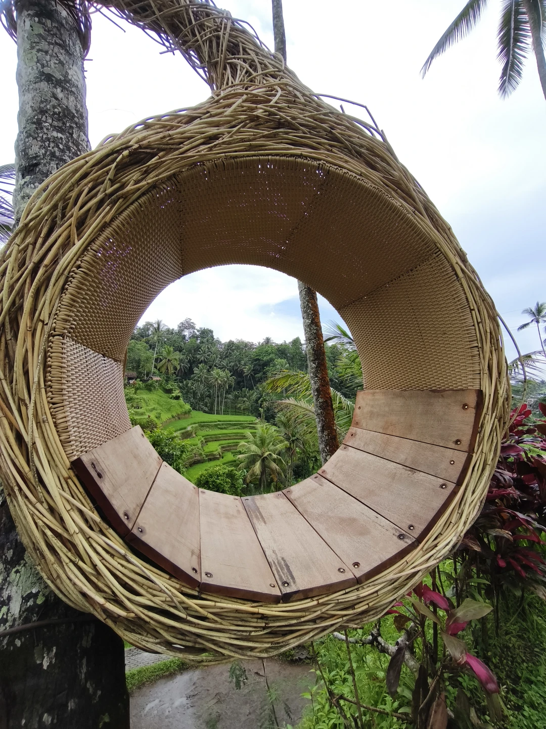 Отличная экскурсия, все вовремя, чистая машинка с кондиционером, очень приветливый гид сопровождающий - Альберт! Билеты в